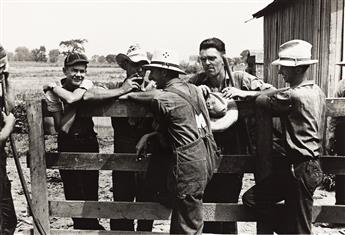 BEN SHAHN (1898-1969) A selection of 5 Depression-era photographs, all depicting groups of people.